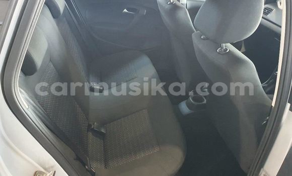 Nunua Ilio tumika Volkswagen Polo Fedha Gari ndani ya Beitbridge nchini Matabeleland Kusini Nunua Ilio tumika Volkswagen Polo Fedha Gari ndani ya Beitbridge nchini Matabeleland Kusini