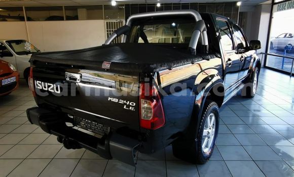 Nunua Ilio tumika Isuzu KB Nyeusi Gari ndani ya Beitbridge nchini Matabeleland Kusini Nunua Ilio tumika Isuzu KB Nyeusi Gari ndani ya Beitbridge nchini Matabeleland Kusini