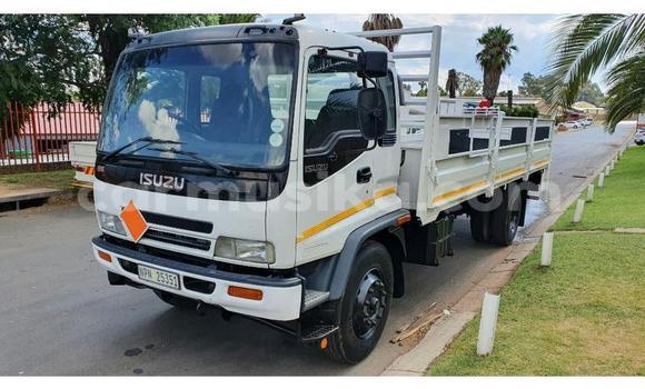 Acheter Occasion Utilitaire Isuzu FTR 850 Blanc à Beitbridge, Matabeleland South Acheter Occasion Utilitaire Isuzu FTR 850 Blanc à Beitbridge, Matabeleland South