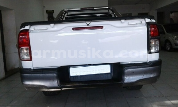 Acheter Occasion Voiture Toyota Hilux Blanc à Beitbridge, Matabeleland South Acheter Occasion Voiture Toyota Hilux Blanc à Beitbridge, Matabeleland South