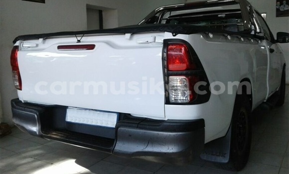 Acheter Occasion Voiture Toyota Hilux Blanc à Beitbridge, Matabeleland South Acheter Occasion Voiture Toyota Hilux Blanc à Beitbridge, Matabeleland South