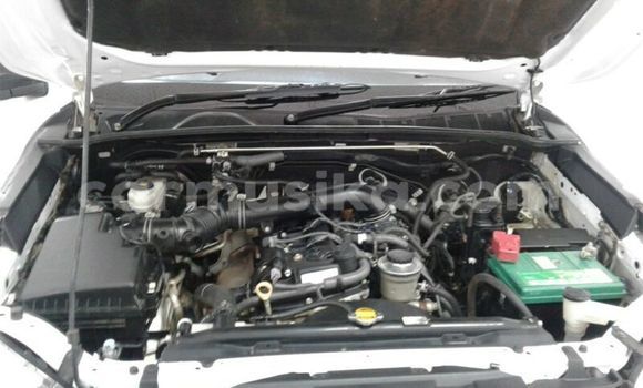 Acheter Occasion Voiture Toyota Hilux Blanc à Beitbridge, Matabeleland South Acheter Occasion Voiture Toyota Hilux Blanc à Beitbridge, Matabeleland South