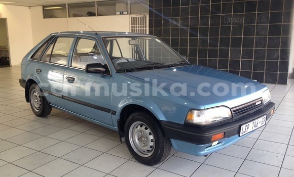 Acheter Occasion Voiture Mazda 323 Bleu à Beitbridge, Matabeleland South Acheter Occasion Voiture Mazda 323 Bleu à Beitbridge, Matabeleland South