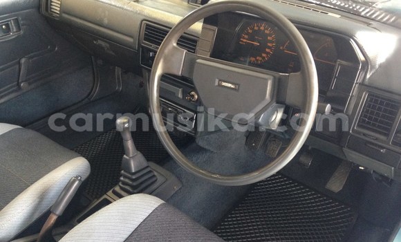 Acheter Occasion Voiture Mazda 323 Bleu à Beitbridge, Matabeleland South Acheter Occasion Voiture Mazda 323 Bleu à Beitbridge, Matabeleland South