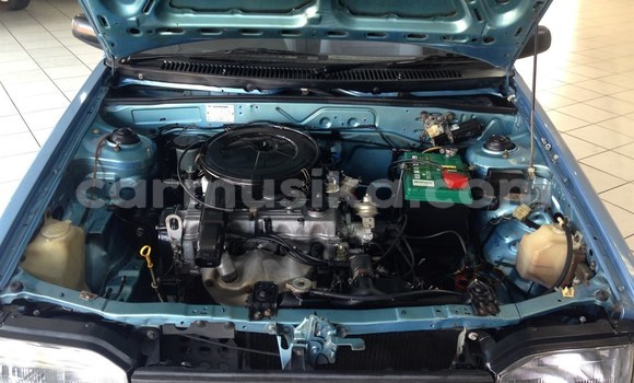 Acheter Occasion Voiture Mazda 323 Bleu à Beitbridge, Matabeleland South Acheter Occasion Voiture Mazda 323 Bleu à Beitbridge, Matabeleland South