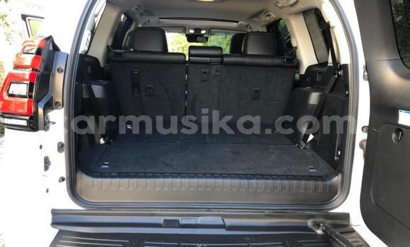 Nunua Ilio tumika Toyota Land Cruiser Prado Nyeupe Gari ndani ya Beitbridge nchini Matabeleland Kusini Nunua Ilio tumika Toyota Land Cruiser Prado Nyeupe Gari ndani ya Beitbridge nchini Matabeleland Kusini