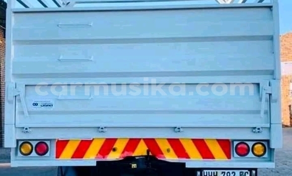 Buy Used Nissan UD White Truck in Beitbridge in Matabeleland South Buy Used Nissan UD White Truck in Beitbridge in Matabeleland South