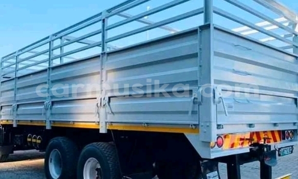 Buy Used Nissan UD White Truck in Beitbridge in Matabeleland South Buy Used Nissan UD White Truck in Beitbridge in Matabeleland South