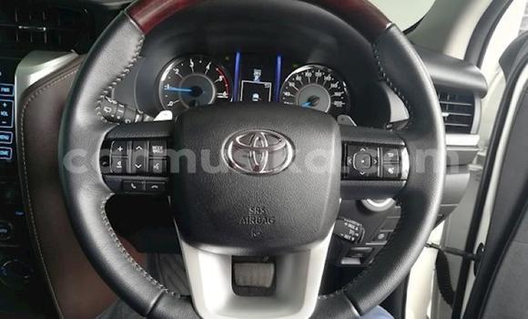 Acheter Occasion Voiture Toyota Fortuner Blanc à Beitbridge, Matabeleland South Acheter Occasion Voiture Toyota Fortuner Blanc à Beitbridge, Matabeleland South