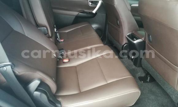 Acheter Occasion Voiture Toyota Fortuner Blanc à Beitbridge, Matabeleland South Acheter Occasion Voiture Toyota Fortuner Blanc à Beitbridge, Matabeleland South