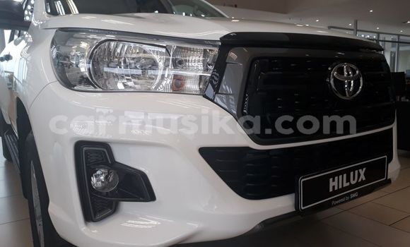 Tenga Tsaru Toyota Hilux Chena Mota in Beitbridge in Matabeleland South Tenga Tsaru Toyota Hilux Chena Mota in Beitbridge in Matabeleland South