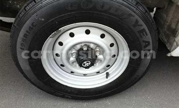 Buy Used Toyota Hiace White Car in Beitbridge in Matabeleland South Buy Used Toyota Hiace White Car in Beitbridge in Matabeleland South