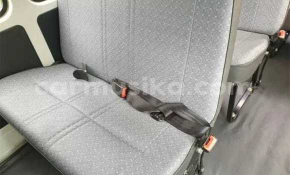 Buy Used Toyota Hiace White Car in Beitbridge in Matabeleland South Buy Used Toyota Hiace White Car in Beitbridge in Matabeleland South