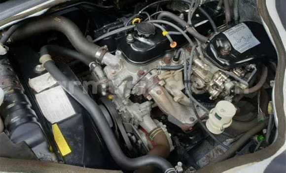 Buy Used Toyota Hiace White Car in Beitbridge in Matabeleland South Buy Used Toyota Hiace White Car in Beitbridge in Matabeleland South