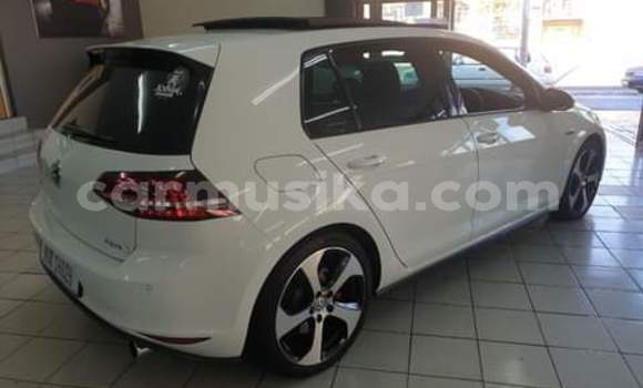 Buy Used Volkswagen Golf R White Car in Beitbridge in Matabeleland South Buy Used Volkswagen Golf R White Car in Beitbridge in Matabeleland South