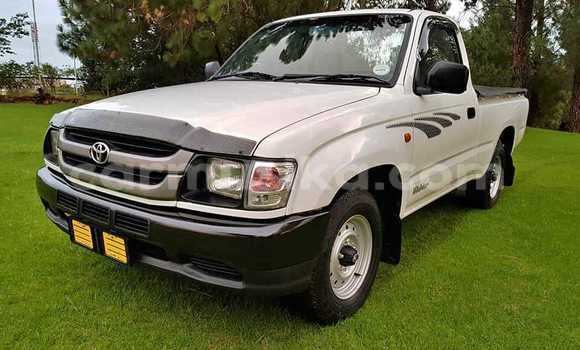 Acheter Occasion Voiture Toyota Hilux Blanc à Beitbridge, Matabeleland South Acheter Occasion Voiture Toyota Hilux Blanc à Beitbridge, Matabeleland South