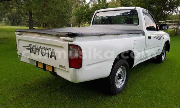 Acheter Occasion Voiture Toyota Hilux Blanc à Beitbridge, Matabeleland South Acheter Occasion Voiture Toyota Hilux Blanc à Beitbridge, Matabeleland South