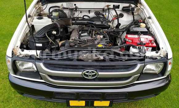 Acheter Occasion Voiture Toyota Hilux Blanc à Beitbridge, Matabeleland South Acheter Occasion Voiture Toyota Hilux Blanc à Beitbridge, Matabeleland South