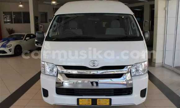 Buy Used Toyota Hiace White Car in Beitbridge in Matabeleland South