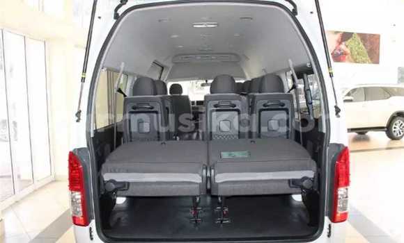 Tenga Tsaru Toyota Hiace Chena Mota in Beitbridge in Matabeleland South Tenga Tsaru Toyota Hiace Chena Mota in Beitbridge in Matabeleland South