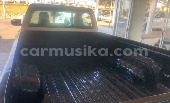 Tenga Tsaru Toyota Hilux Chena Mota in Beitbridge in Matabeleland South Tenga Tsaru Toyota Hilux Chena Mota in Beitbridge in Matabeleland South