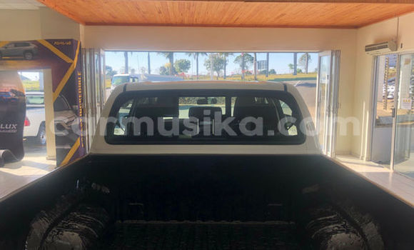 Tenga Tsaru Toyota Hilux Chena Mota in Beitbridge in Matabeleland South Tenga Tsaru Toyota Hilux Chena Mota in Beitbridge in Matabeleland South