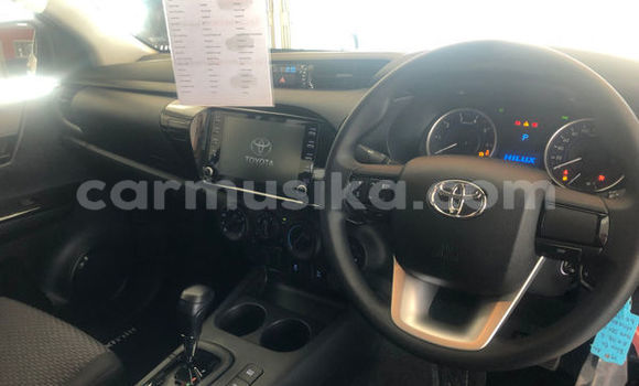 Tenga Tsaru Toyota Hilux Chena Mota in Beitbridge in Matabeleland South Tenga Tsaru Toyota Hilux Chena Mota in Beitbridge in Matabeleland South