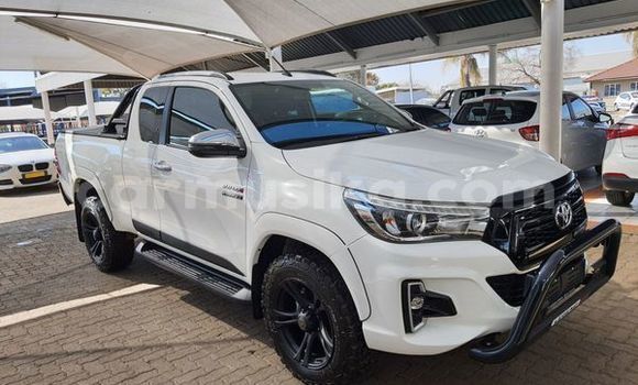 Buy Used Toyota Hilux White Car in Beitbridge in Matabeleland South