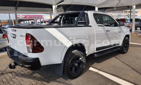 Tenga Tsaru Toyota Hilux Chena Mota in Beitbridge in Matabeleland South Tenga Tsaru Toyota Hilux Chena Mota in Beitbridge in Matabeleland South