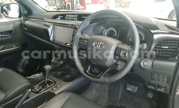 Tenga Tsaru Toyota Hilux Chena Mota in Beitbridge in Matabeleland South Tenga Tsaru Toyota Hilux Chena Mota in Beitbridge in Matabeleland South