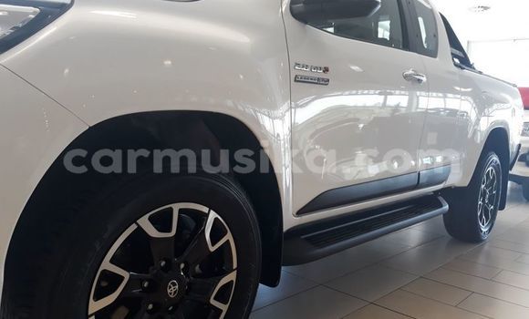 Tenga Tsaru Toyota Hilux Chena Mota in Beitbridge in Matabeleland South Tenga Tsaru Toyota Hilux Chena Mota in Beitbridge in Matabeleland South