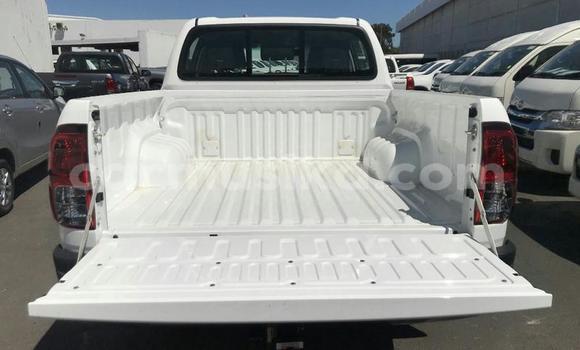 Acheter Occasion Voiture Toyota Hilux Blanc à Beitbridge, Matabeleland South Acheter Occasion Voiture Toyota Hilux Blanc à Beitbridge, Matabeleland South