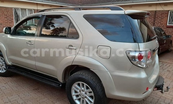 Acheter Occasion Voiture Toyota Fortuner Gris à Harare, Harare Acheter Occasion Voiture Toyota Fortuner Gris à Harare, Harare