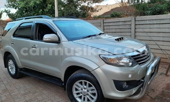 Acheter Occasion Voiture Toyota Fortuner Gris à Harare, Harare Acheter Occasion Voiture Toyota Fortuner Gris à Harare, Harare