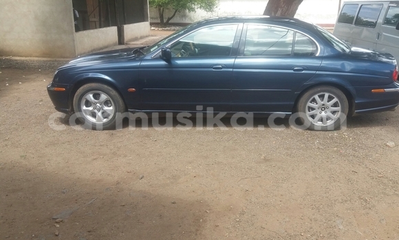 Nunua Ilio tumika Jaguar S–Type Bluu Gari ndani ya Bulawayo nchini Bulawayo