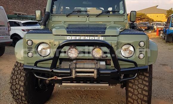Acheter Occasion Voiture Land Rover Defender Vert à Beitbridge, Matabeleland South Acheter Occasion Voiture Land Rover Defender Vert à Beitbridge, Matabeleland South