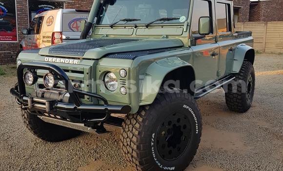 Acheter Occasion Voiture Land Rover Defender Vert à Beitbridge, Matabeleland South Acheter Occasion Voiture Land Rover Defender Vert à Beitbridge, Matabeleland South