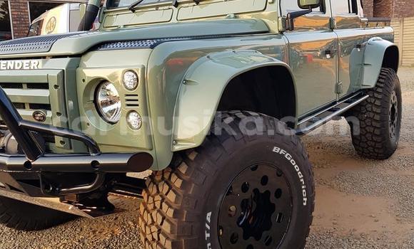 Acheter Occasion Voiture Land Rover Defender Vert à Beitbridge, Matabeleland South Acheter Occasion Voiture Land Rover Defender Vert à Beitbridge, Matabeleland South