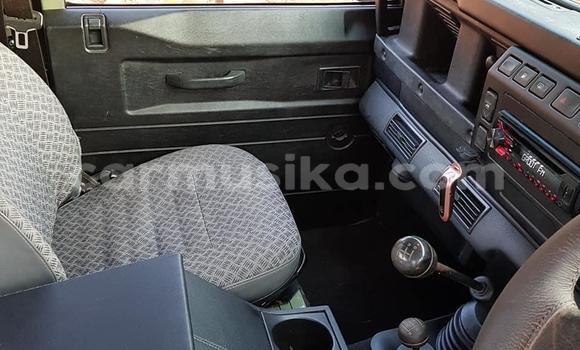 Acheter Occasion Voiture Land Rover Defender Vert à Beitbridge, Matabeleland South Acheter Occasion Voiture Land Rover Defender Vert à Beitbridge, Matabeleland South