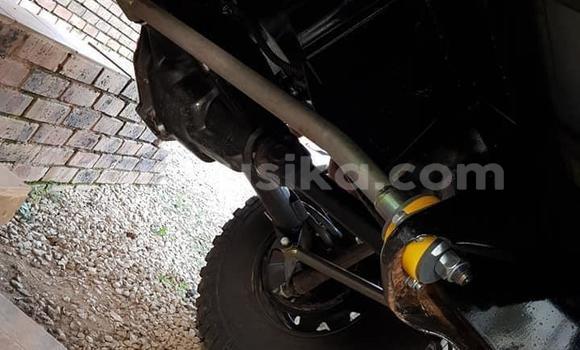 Acheter Occasion Voiture Land Rover Defender Vert à Beitbridge, Matabeleland South Acheter Occasion Voiture Land Rover Defender Vert à Beitbridge, Matabeleland South