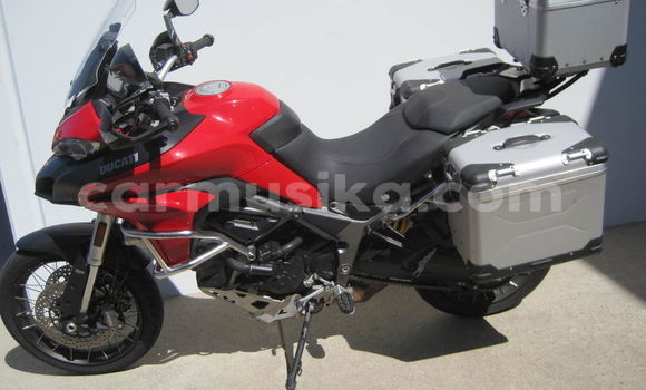 Nunua Imported Ducati Multistrada Nyekundu Bike ndani ya Emerald Hill nchini Harare