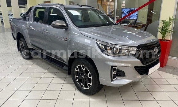Buy Used Toyota Hilux Silver Car in Beitbridge in Matabeleland South