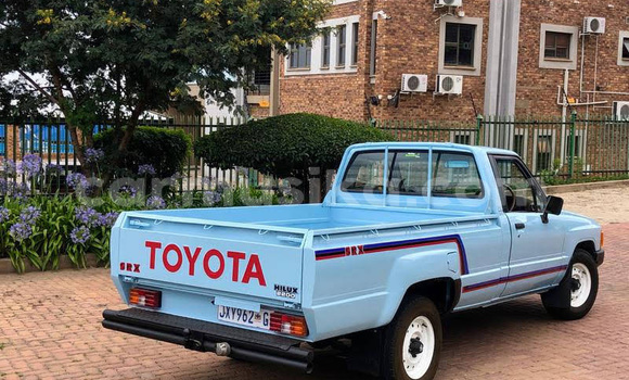 Acheter Occasion Voiture Toyota Hilux Bleu à Beitbridge, Matabeleland South Acheter Occasion Voiture Toyota Hilux Bleu à Beitbridge, Matabeleland South
