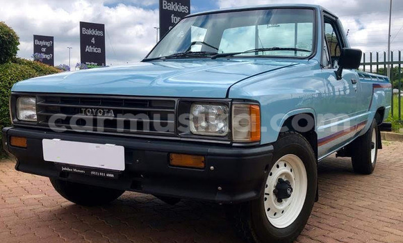 Acheter Occasion Voiture Toyota Hilux Bleu à Beitbridge, Matabeleland South Acheter Occasion Voiture Toyota Hilux Bleu à Beitbridge, Matabeleland South