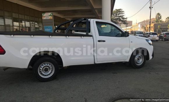 Nunua Ilio tumika Toyota Hilux Nyeupe Gari ndani ya Beitbridge nchini Matabeleland Kusini Nunua Ilio tumika Toyota Hilux Nyeupe Gari ndani ya Beitbridge nchini Matabeleland Kusini