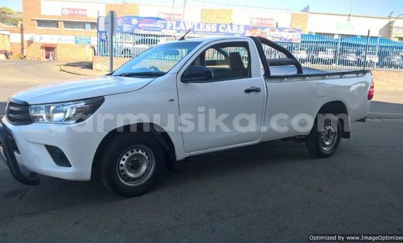 Nunua Ilio tumika Toyota Hilux Nyeupe Gari ndani ya Beitbridge nchini Matabeleland Kusini Nunua Ilio tumika Toyota Hilux Nyeupe Gari ndani ya Beitbridge nchini Matabeleland Kusini
