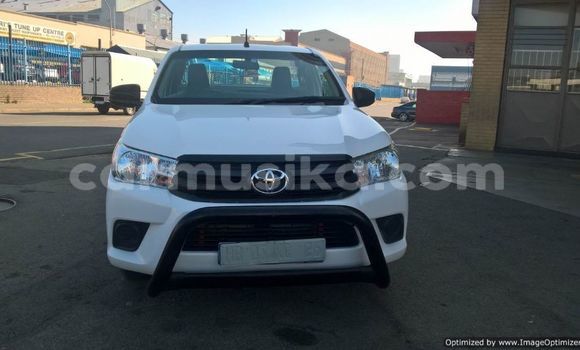 Nunua Ilio tumika Toyota Hilux Nyeupe Gari ndani ya Beitbridge nchini Matabeleland Kusini Nunua Ilio tumika Toyota Hilux Nyeupe Gari ndani ya Beitbridge nchini Matabeleland Kusini