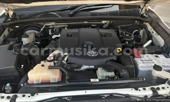 Nunua Ilio tumika Toyota Hilux Nyeupe Gari ndani ya Beitbridge nchini Matabeleland Kusini Nunua Ilio tumika Toyota Hilux Nyeupe Gari ndani ya Beitbridge nchini Matabeleland Kusini