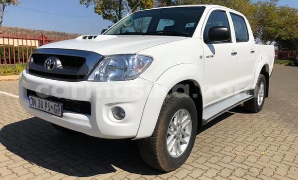 Acheter Occasion Voiture Toyota Hilux Blanc à Beitbridge, Matabeleland South Acheter Occasion Voiture Toyota Hilux Blanc à Beitbridge, Matabeleland South