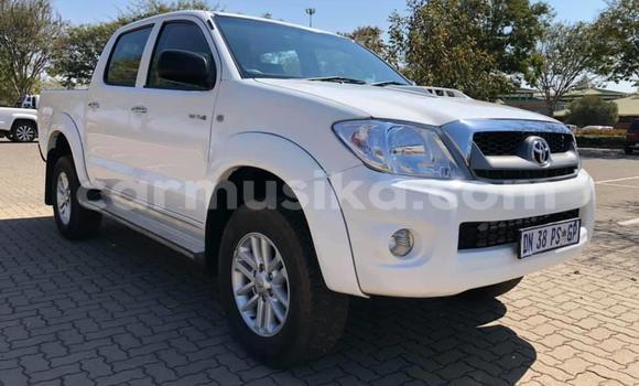 Acheter Occasion Voiture Toyota Hilux Blanc à Beitbridge, Matabeleland South Acheter Occasion Voiture Toyota Hilux Blanc à Beitbridge, Matabeleland South